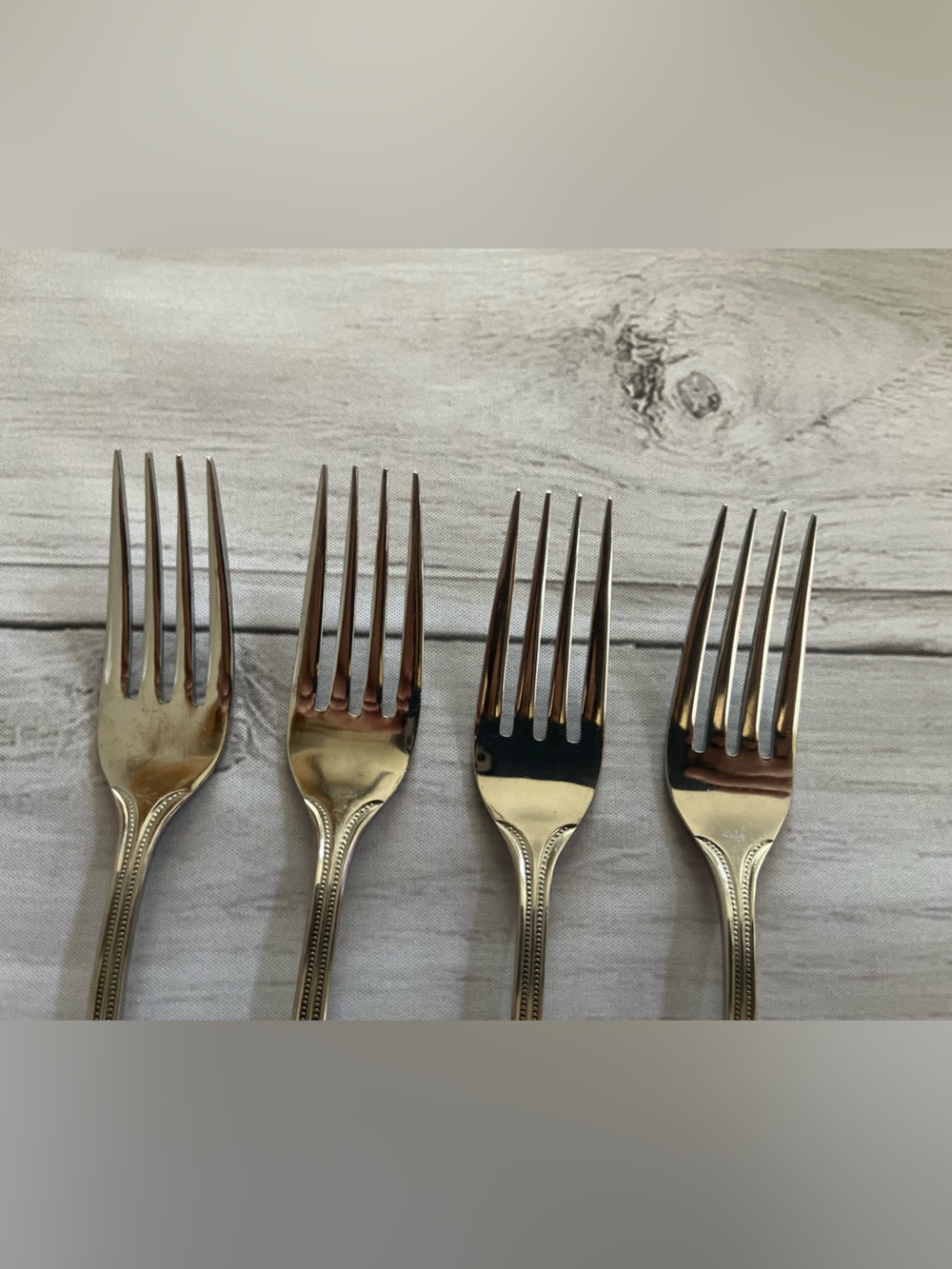 One set of 4 vintage Salem 1776 stainless steel beaded edge dinner forks. - Picture 5 of 9